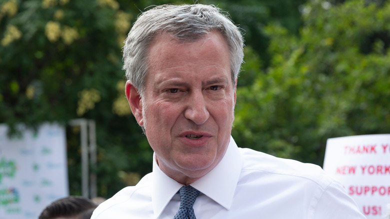 Bill de Blasio smirking