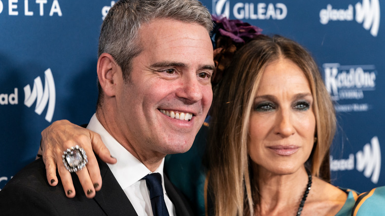 Andy Cohen poses with Sarah Jessica Parker