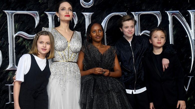 Angelina Jolie poses with her kids 