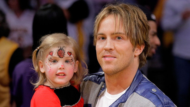 Larry Birkhead holds Dannielynn in 2009