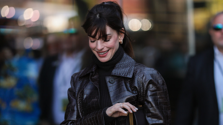 Anne Hathaway walking