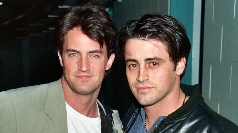 Matthew Perry and Matt LeBlanc posing