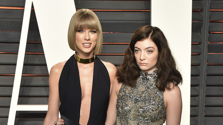 Taylor Swift and Lorde posing together