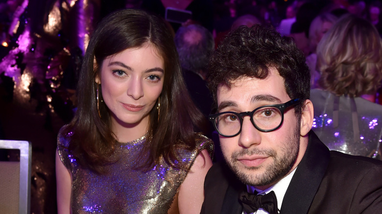 Lorde and Jack Antonoff posing together