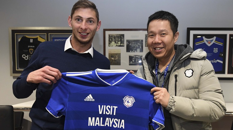 Emiliano Sala promoting his signing with Cardiff City