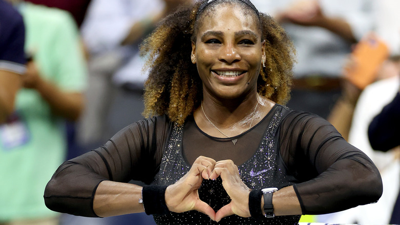 Serena Williams making heart with hands