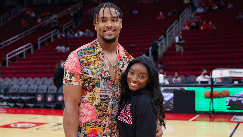 Simone Biles and Jonathan Owens smiling