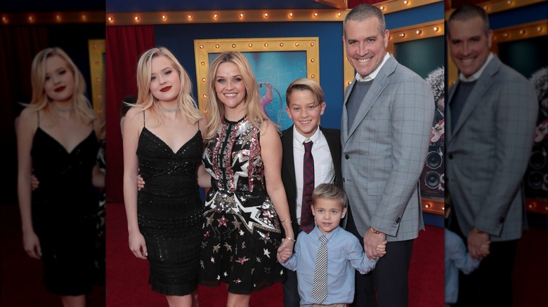 Ava Phillippe, Reese Witherspoon, Deacon Phillippe, Tennessee James Toth and Jim Toth on a red carpet