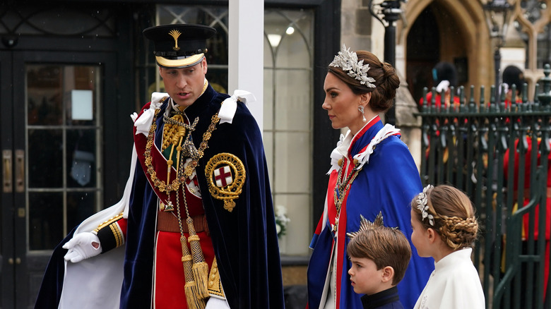 Prince William, Princess Catherine and family arriving late for coronation