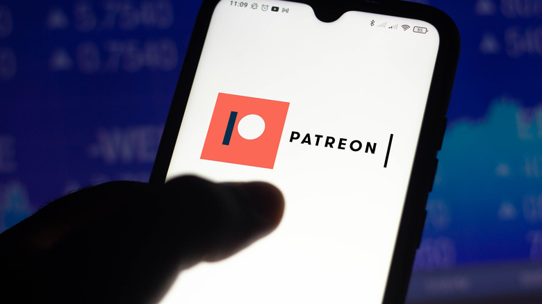 cell phone patreon logo