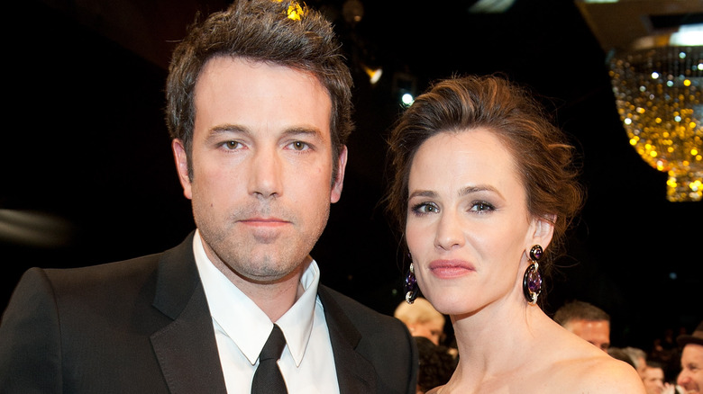 Ben Affleck and Jennifer Garner posing