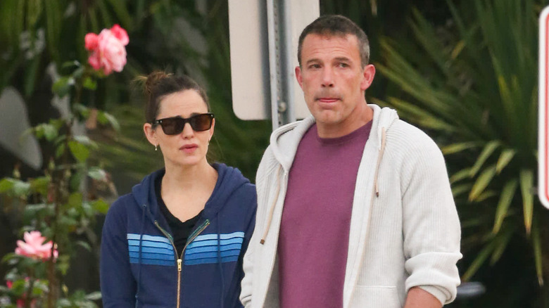 Jennifer Garner and Ben Affleck walking