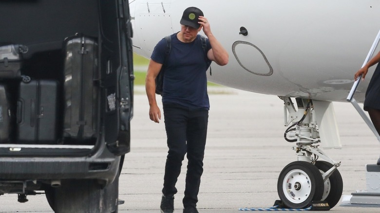 Matt Damon catching a flight