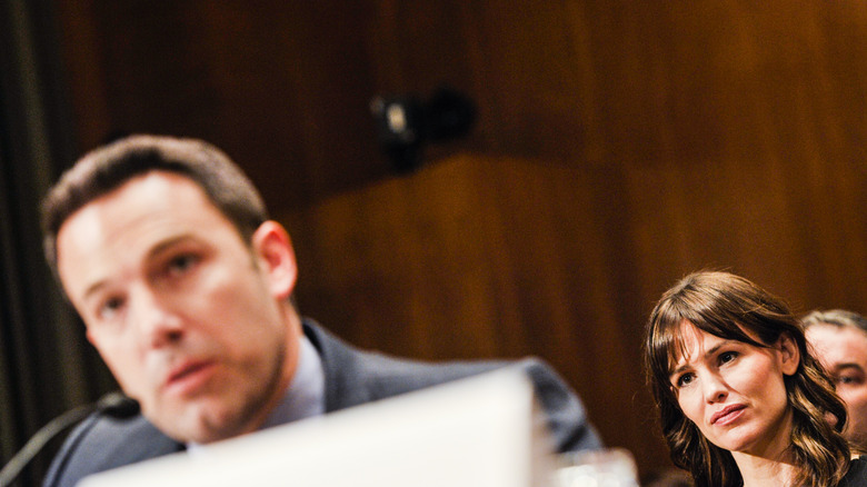 Jennifer Garner glaring at Ben Affleck