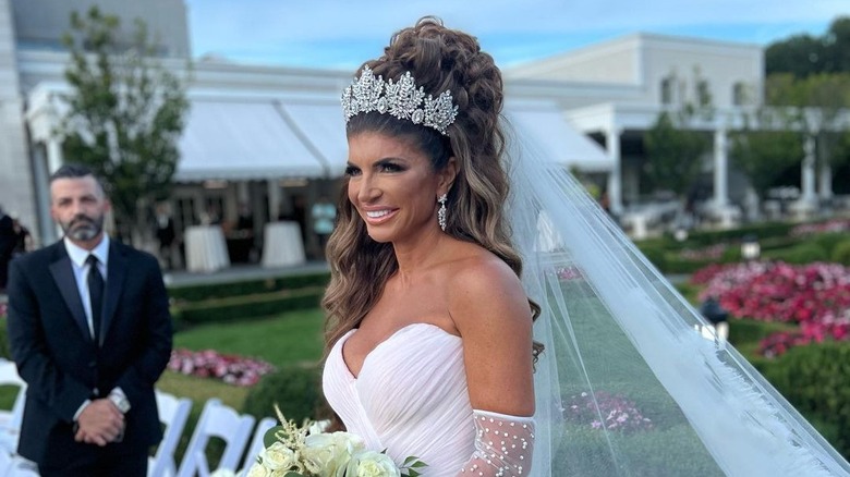 Teresa Giudice walks down the aisle 