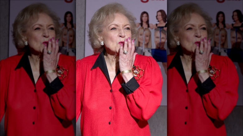 betty white blowing a kiss