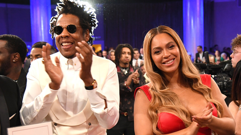 Jay-Z and Beyoncé clapping