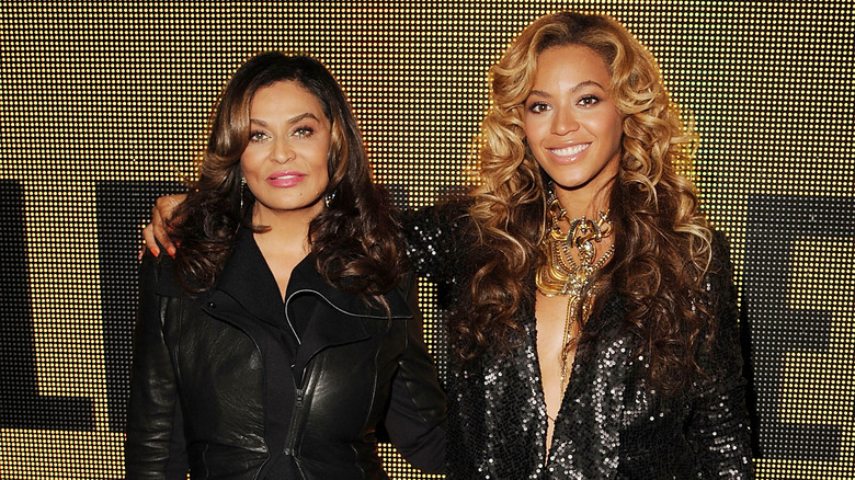 Beyonce and Tina Knowles smiling