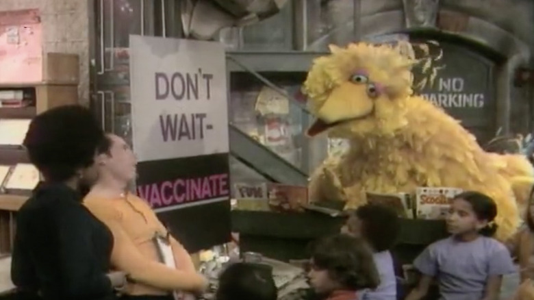 Big Bird gets vaccinated in 1972