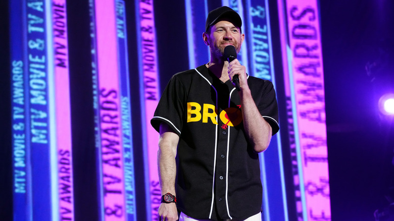 Billy Eichner, Bros baseball shirt