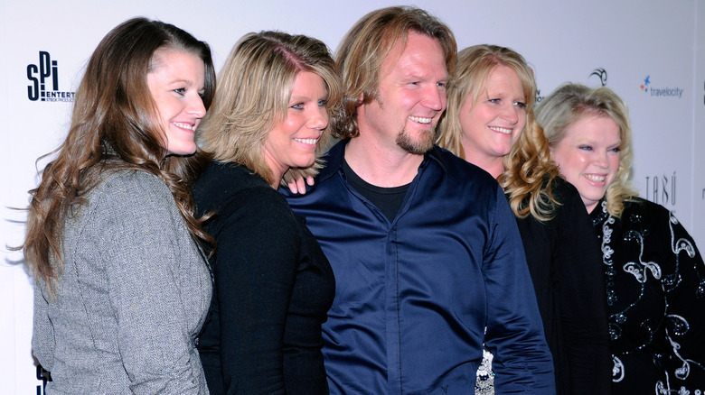 Sister Wives cast posing