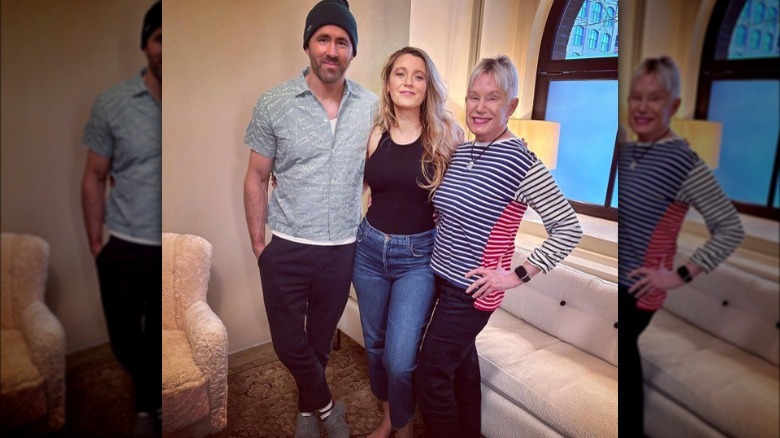 Blake Lively, Ryan Reynolds and Tammy Reynolds smiling