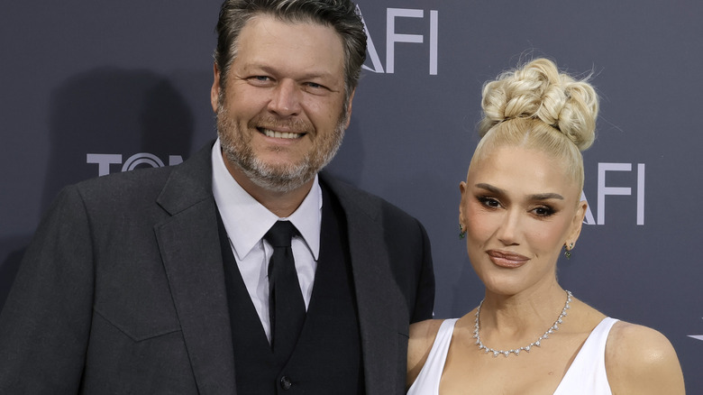 Blake Shelton and Gwen Stefani on red carpet