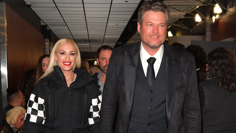 Blake Shelton and Gwen Stefani smiling