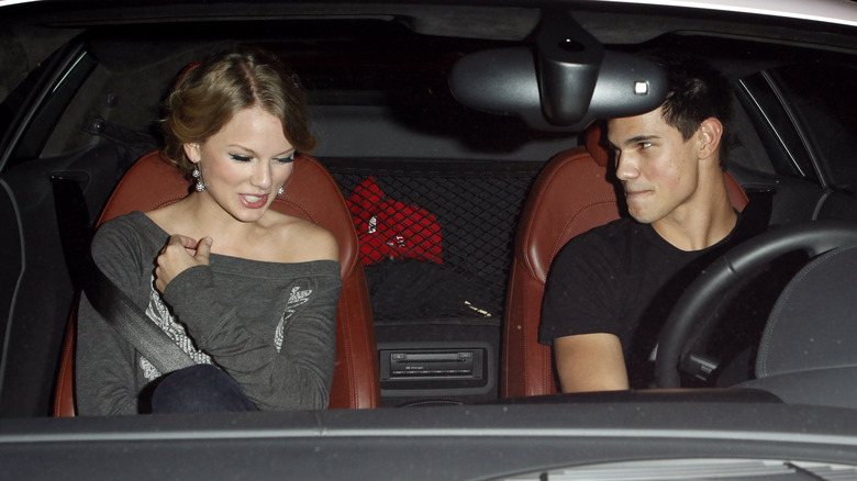 Taylor Swift, Taylor Lautner in car