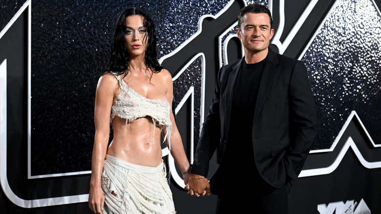 Katy Perry and Orlando Bloom posing