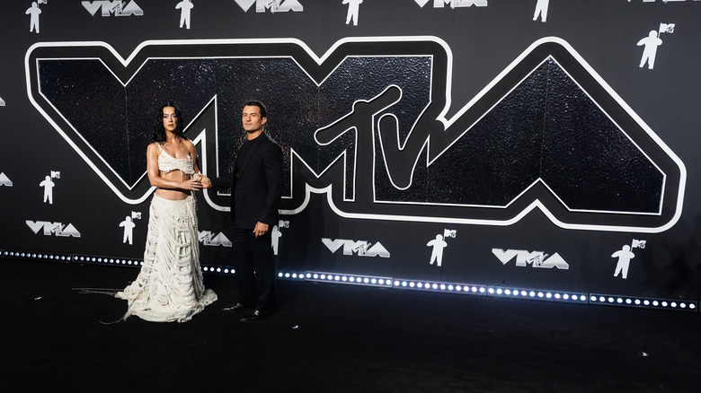 Katy Perry and Orlando Bloom posing