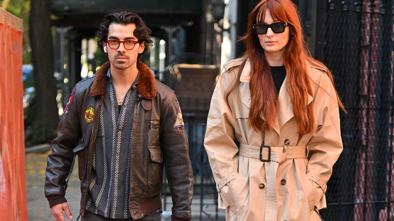 Joe Jonas and Sophie Turner walking 