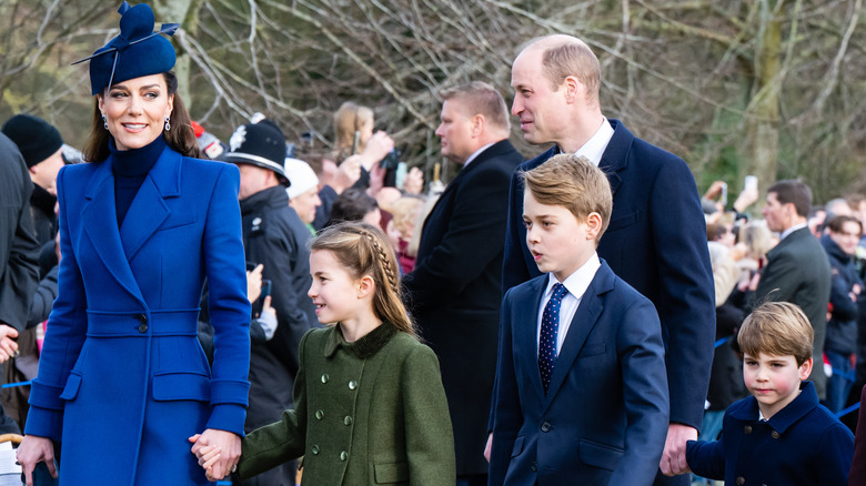 Kate Middleton, Prince William walking with kids