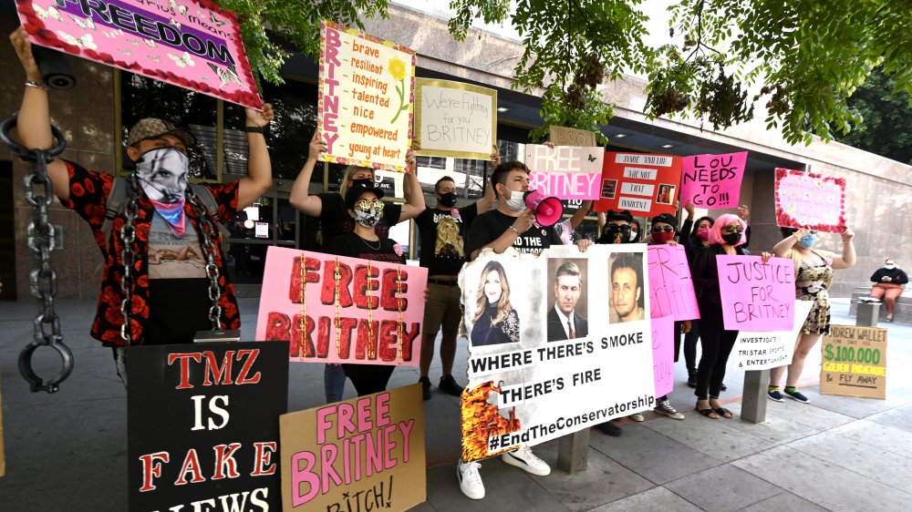 #FreeBritney protesters 