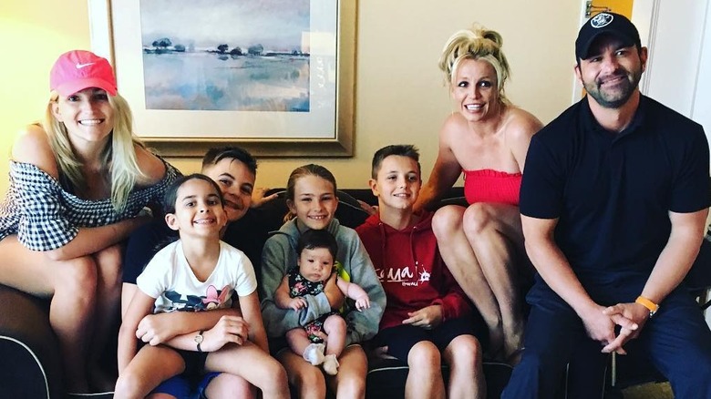 Britney Spears with Jamie Lynn Spears, Brian Spears and their children