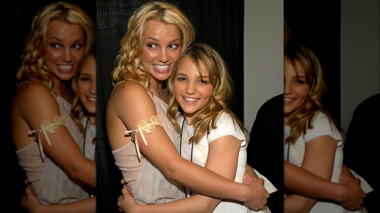 Britney Spears hugging sister Jamie Lynn Spears