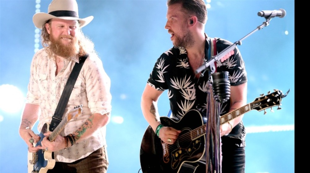 The Brothers Osborne jamming