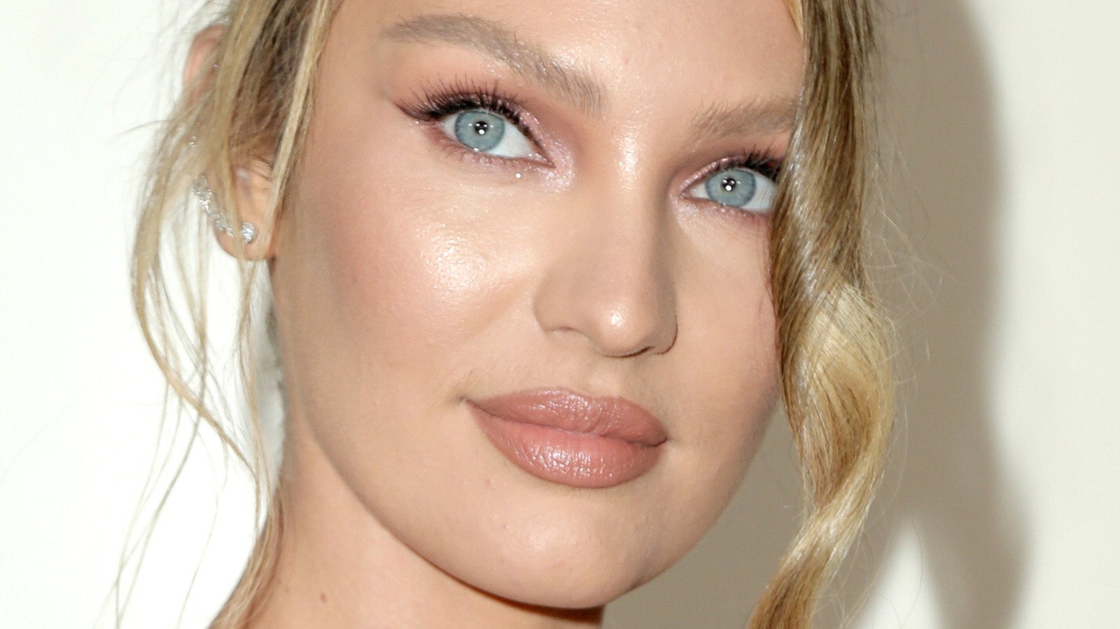 Candice Swanepoel: Models need to be smart and stunning