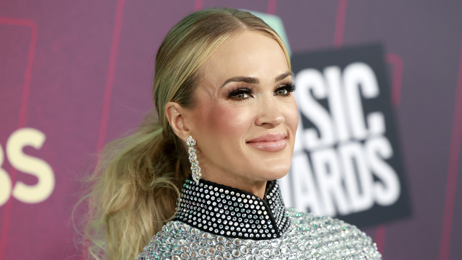 Carrie Underwood's 2023 CMT Awards Look Gives Her The Biggest Leg Up On