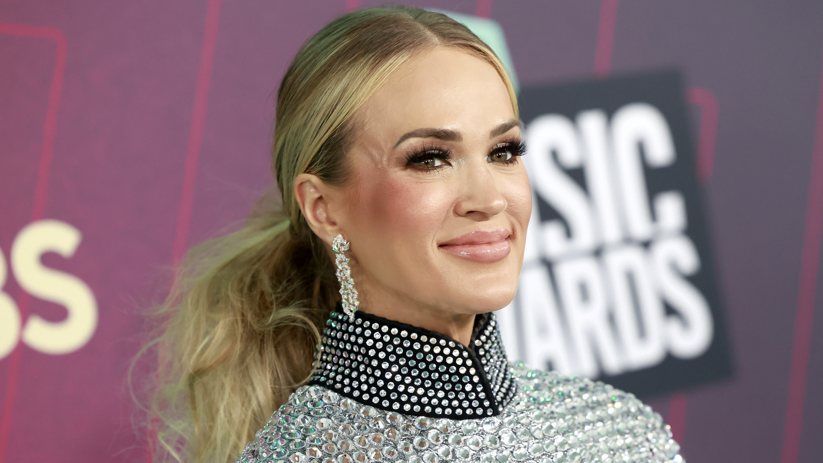 Carrie Underwood's 2023 CMT Awards Look Gives Her The Biggest Leg Up On The  Competition (Literally)