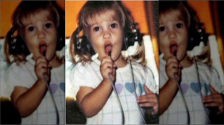 Baby Carrie Underwood singing