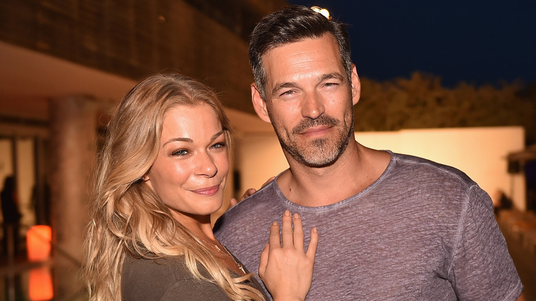 Eddie Cibrian and LeAnn Rimes posing