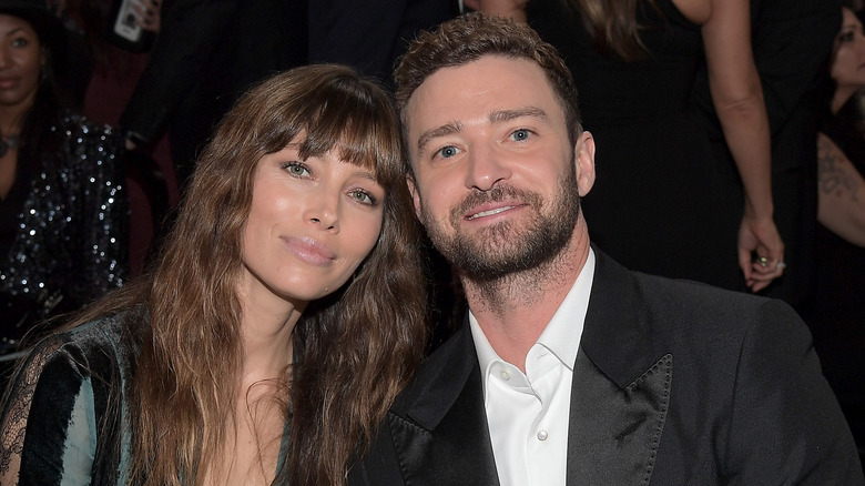 Jessica Biel and Justin Timberlake posing