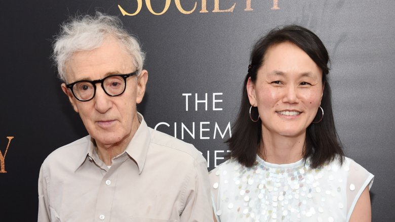 Woody Allen and Soon-Yi Previn holding hands on the red carpet