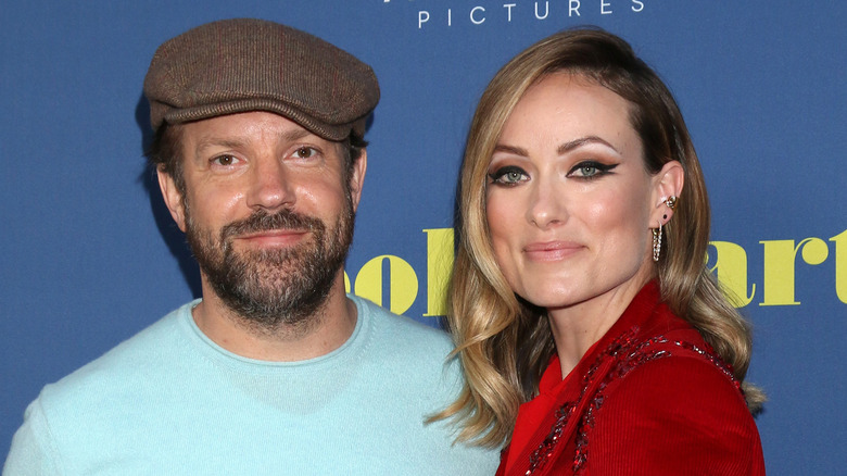 Jason Sudeikis and Olivia Wilde posing