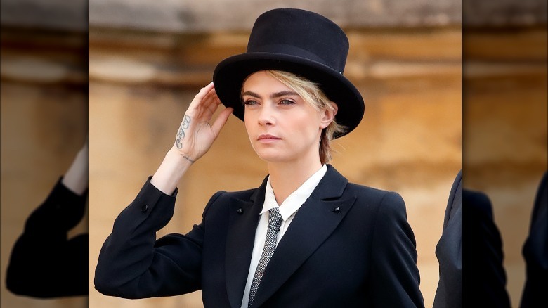 Cara Delevingne in top hat