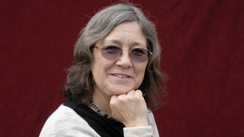 Robin Hobb posing