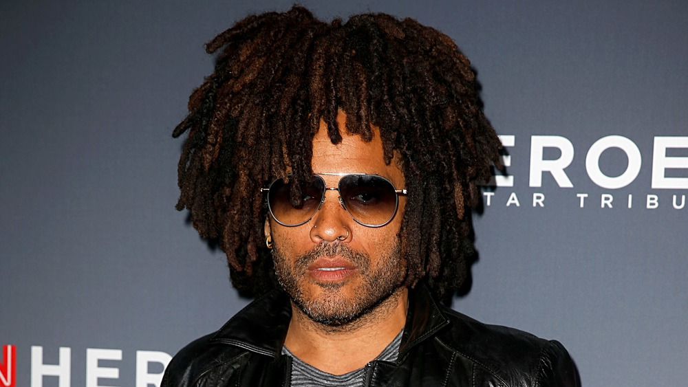 Lenny Kravitz posing