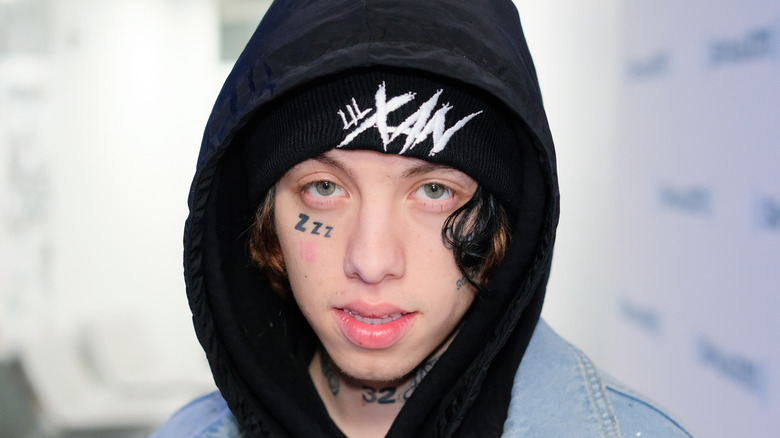 Lil Xan wearing a hoodie 