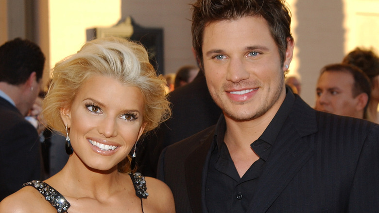 Jessica Simpson and Nick Lachey smiling